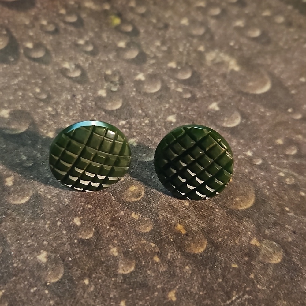 Vintage Green Bakelite Screwback Earrings